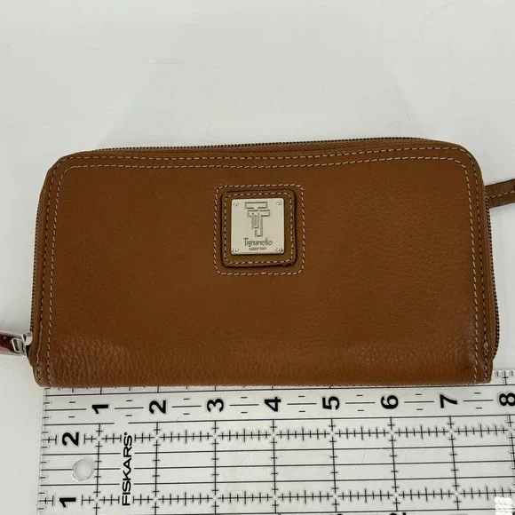 Tignanello Pebbled Leather Wallet Zip Around Coin Purse Credit Card Slots Brown - Picture 9 of 10